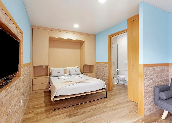 Casa Miradouro Fafiao بيت للعطل جيريز