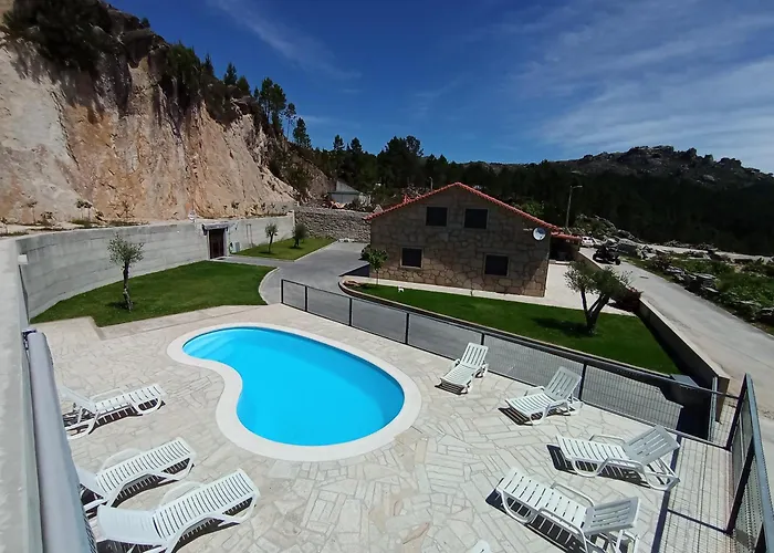 Casa Miradouro Fafiao * جيريز